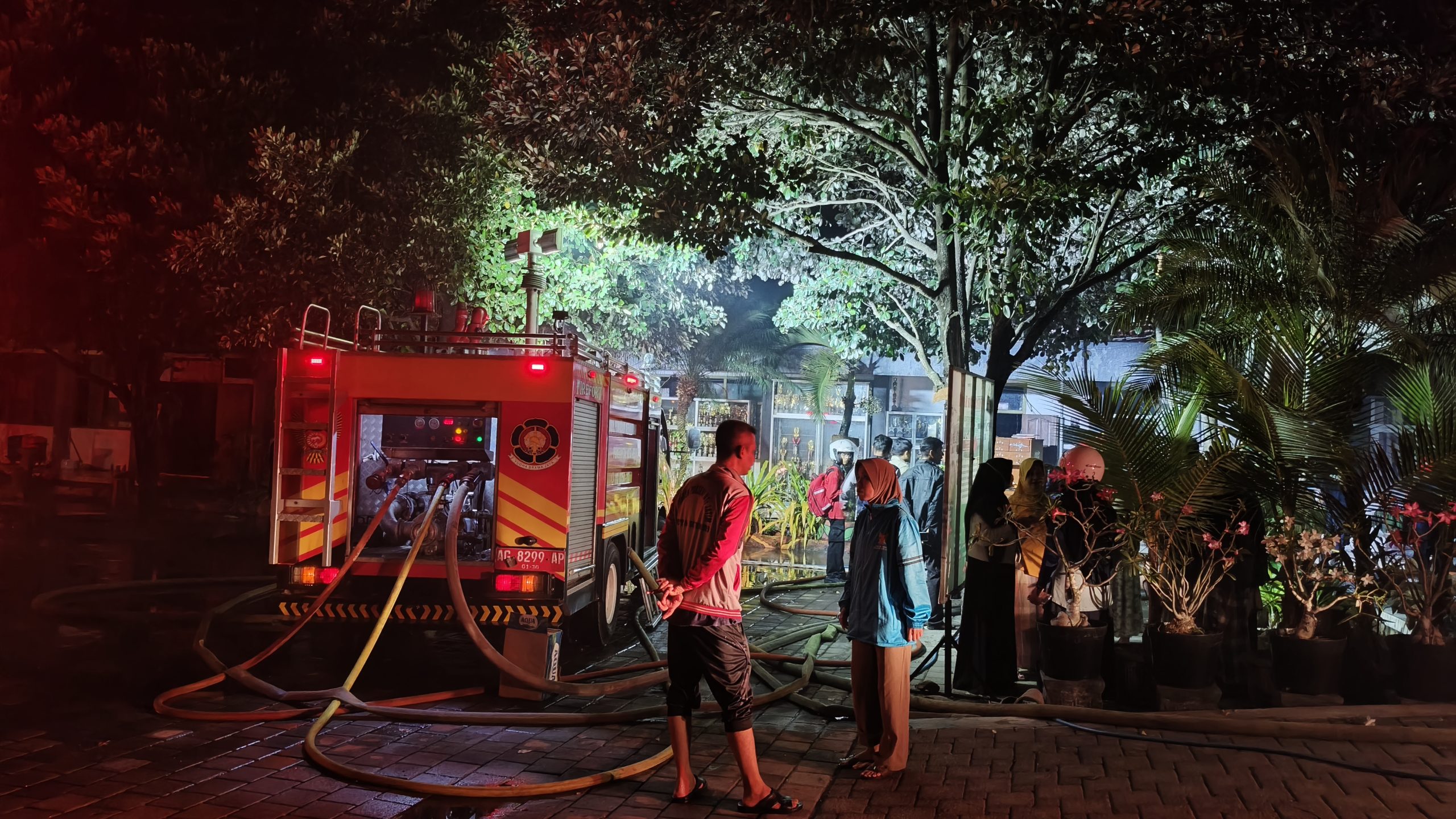 Ruang Kepala dan TU MTsN 1 Kota Kediri Terbakar. Gus Qowim : Proses belajar mengajar tidak terganggu.