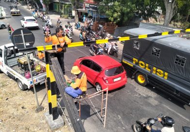 Portal Jembatan Kembali Ditabrak Kendaraan, KAI Tegaskan Pentingnya Disiplin Mematuhi Batas Ketinggian Demi Keselamatan Perjalanan Kereta Api”